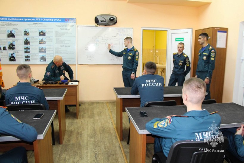 Ордена Почёта Академии ГПС МЧС России в рамках обмена опытом посетили курсанты УГЗ МЧС Беларуси