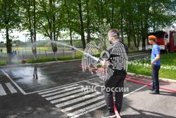 Личный состав Академии ГПС МЧС России провел военно-патриотическую игру «Зарница»