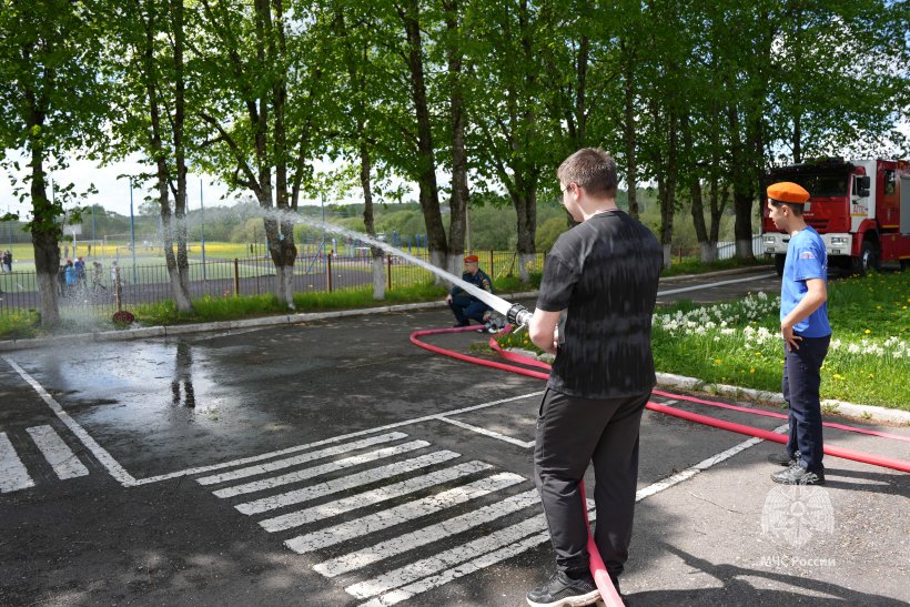 Личный состав Академии ГПС МЧС России провел военно-патриотическую игру «Зарница»