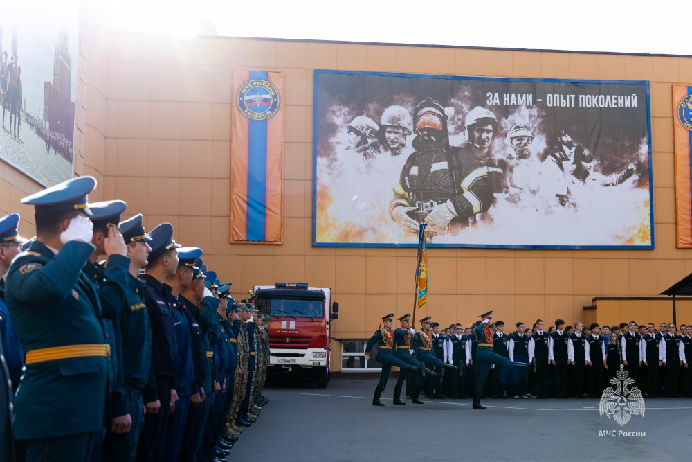  В Академии прошла торжественная линейка, посвященная Дню знаний   