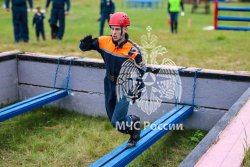 В МЧС России впервые стартовали соревнования по спасательному спорту