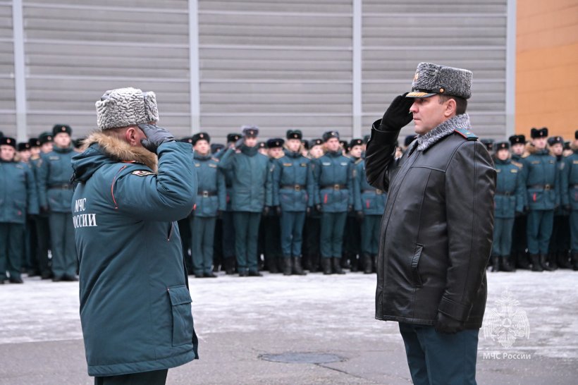 На плацу Академии состоялось построение переменного и постоянного состава