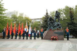 Личный состав Академии принял участие в церемонии возложения цветов в дань памяти воинам Великой Отечественной войны