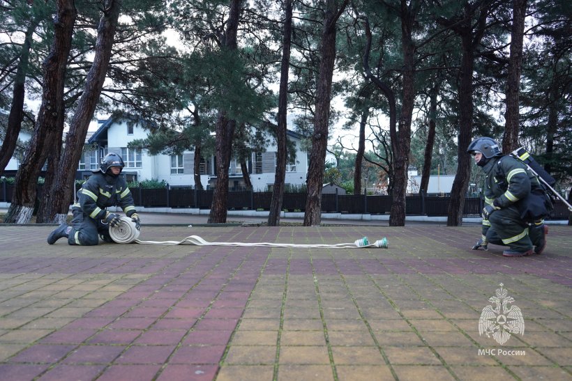 Курсанты Академии приняли участие в пожарно-тактических учениях на объекте с массовым пребыванием людей