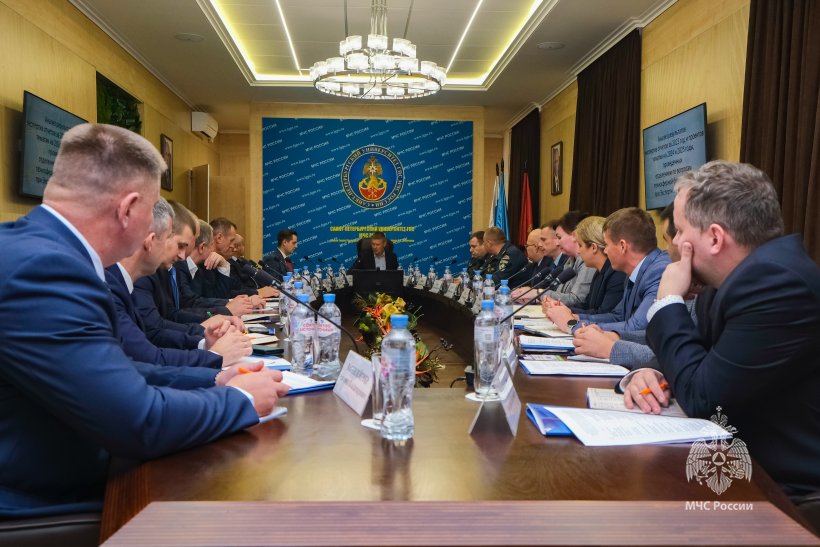В Санкт-Петербурге обсудили вопросы научно-технического взаимодействия МЧС России с образовательными и научными организациями 