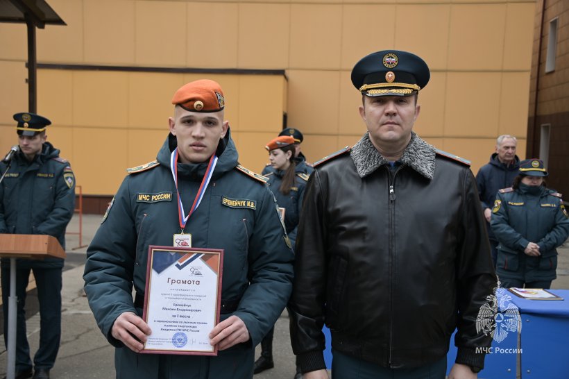 На плацу вуза состоялся общеакадемический развод