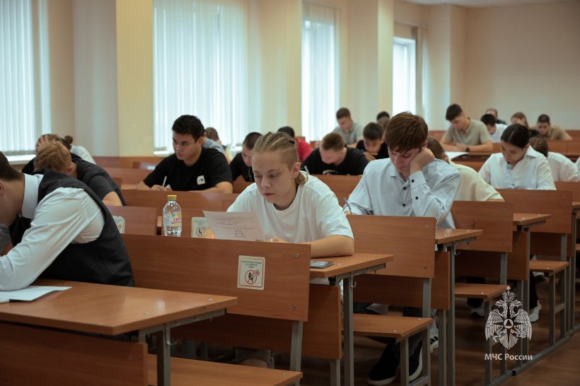 Сегодня в Академии прошёл один из сложнейших этапов абитуриентских сборов – вступительный экзамен по математике