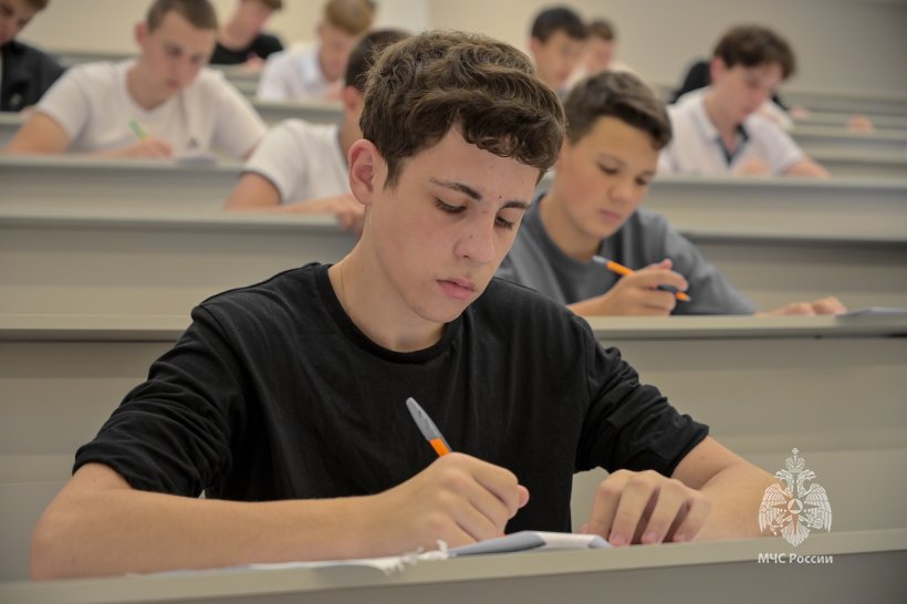Сегодня в Академии прошёл один из сложнейших этапов абитуриентских сборов – вступительный экзамен по математике