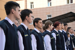 В Академии прошла торжественная линейка, посвященная Дню знаний