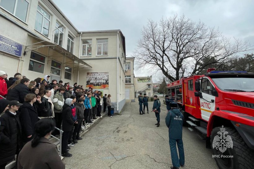 Безопасный урок провели в Геленджике
