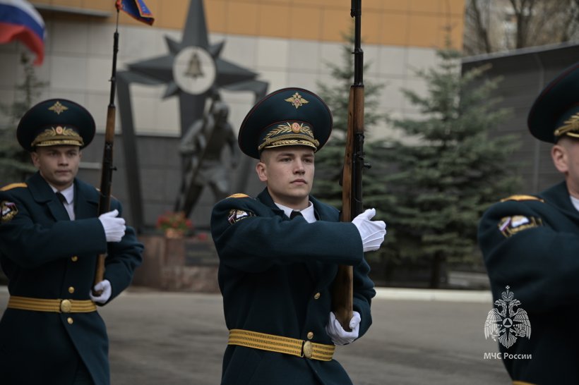 На плацу вуза состоялся общеакадемический развод