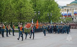 Руководство и сотрудники МЧС России отдали дань памяти воинам, погибшим в Великой Отечественной войне