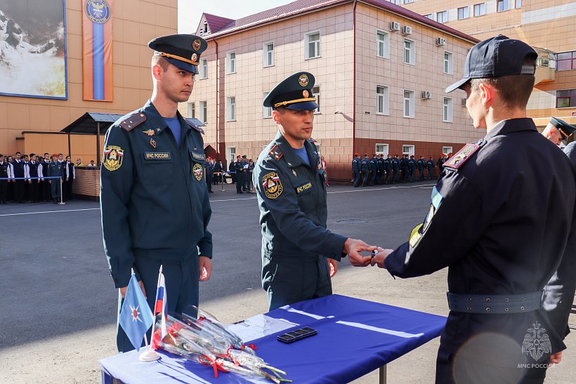 В Академии прошла торжественная линейка, посвященная Дню знаний