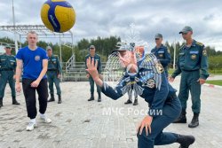 Офицеры и курсанты Академии провели для первокурсников мероприятие «Давайте познакомимся» 