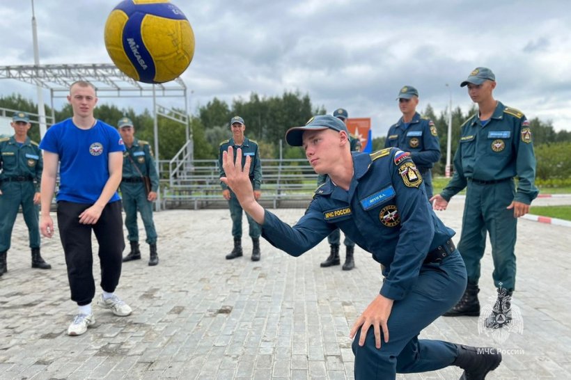 Офицеры и курсанты Академии провели для первокурсников мероприятие «Давайте познакомимся» 
