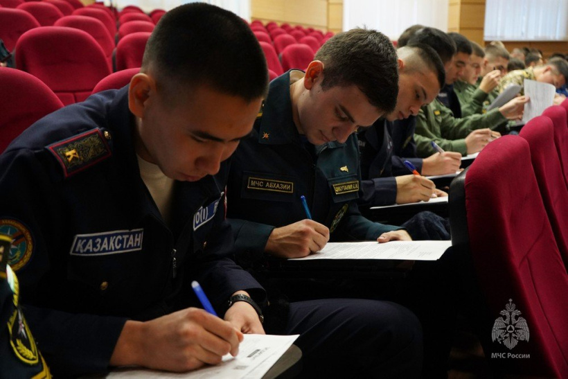 Личный состав Академии принимает участие в Экодиктанте