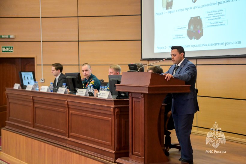 В Академии молодые специалисты обсудили актуальные вызовы безопасности