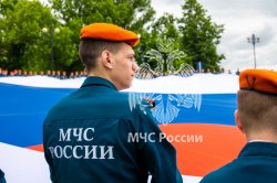 Личный состав Академии ГПС МЧС России провел патриотическую акцию ко Дню России 