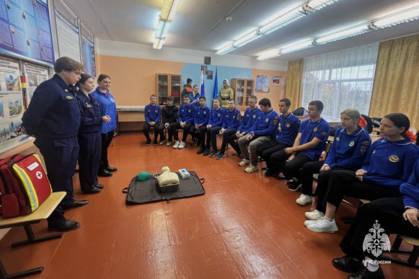 Студенты Академии провели кадетам МБОУ «Веселёвской средней общеобразовательной школы» урок по основам первой помощи