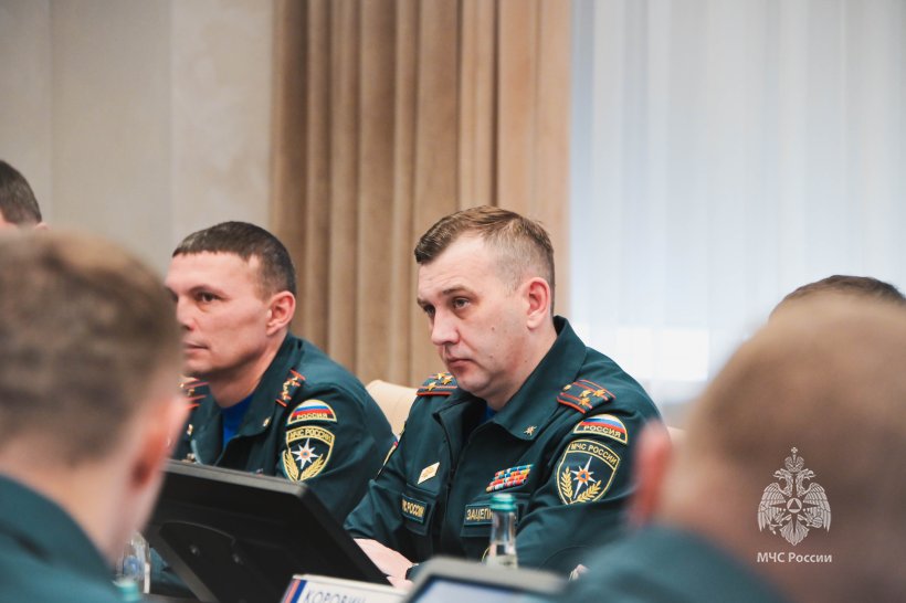 Заместители главы МЧС России провели занятия со слушателями Академии