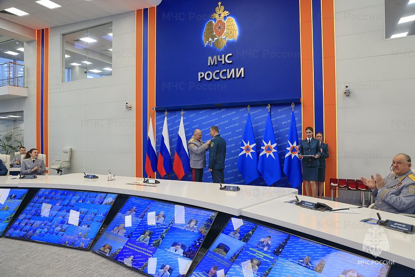 В МЧС России прошел ряд мероприятий, посвященных Дню спасателя