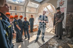 В рамках ознакомительной программы для гостей из МБОУ СОШ № 3 села Хороль Приморского края состоялась экскурсия