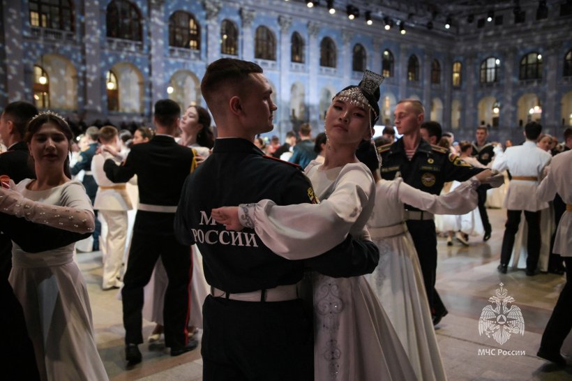 Обучающиеся Академии стали участниками IX Международного Кремлёвского благотворительного кадетского бала