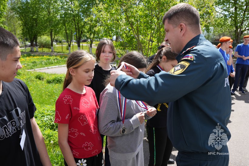 Личный состав Академии ГПС МЧС России провел военно-патриотическую игру «Зарница»