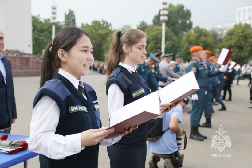 Курсанты и студенты Академии приняли Присягу и дали торжественную Клятву
