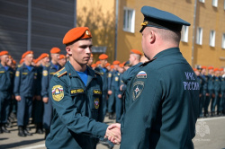 Первокурсникам вручили оранжевые береты