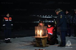 Александр Куренков дал старт арктической экспедиции МЧС России - эстафете памяти в Мурманске