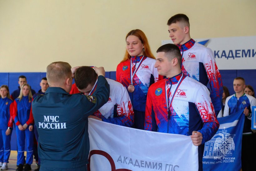 Сборная Академии по плаванию стала победителем первенства МЧС России