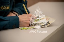 Курсанты Академии приняли участие в добровольческих акциях «Новогодняя открытка» и «Письмо солдату»