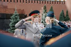 На Красной площади вручили дипломы молодым специалистам Академии