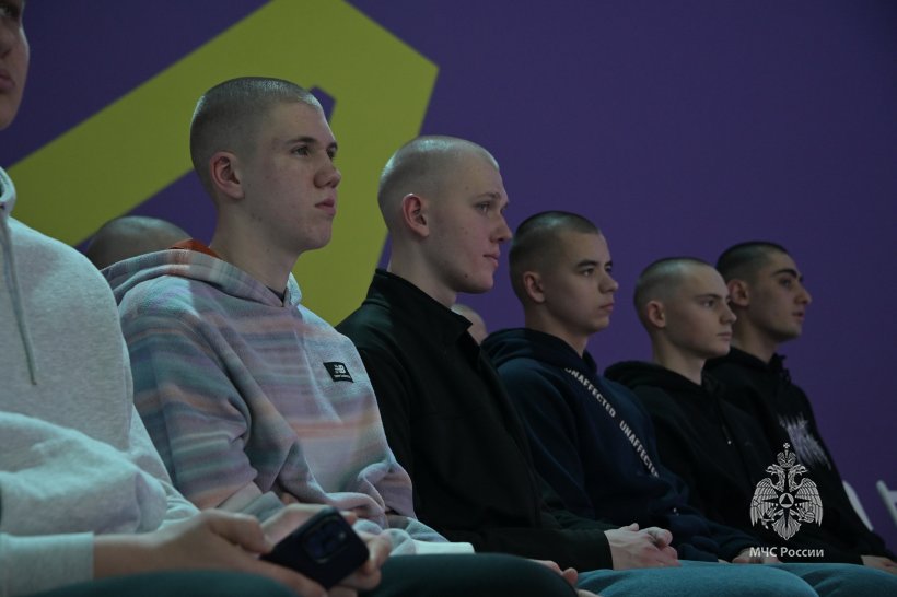 Сотрудники и курсанты вуза приняли участие в концерте творческих коллективов МЧС России на ВДНХ