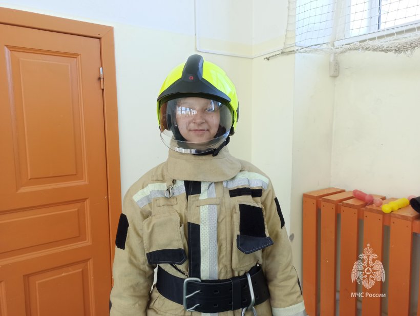 Сотрудники Академии ГПС МЧС России провели занятие с кадетами Веселевской школы