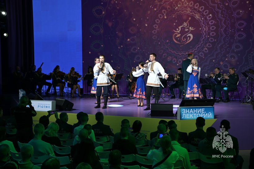 Сотрудники и курсанты вуза приняли участие в концерте творческих коллективов МЧС России на ВДНХ