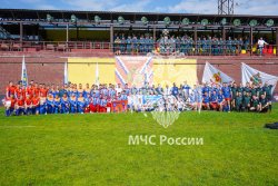 Сегодня на легендарном регбийном стадионе «Слава» состоялись финальные игры первого Кубка МЧС России по регби-7 среди образовательных организаций высшего образования министерства по чрезвычайным ситуациям.