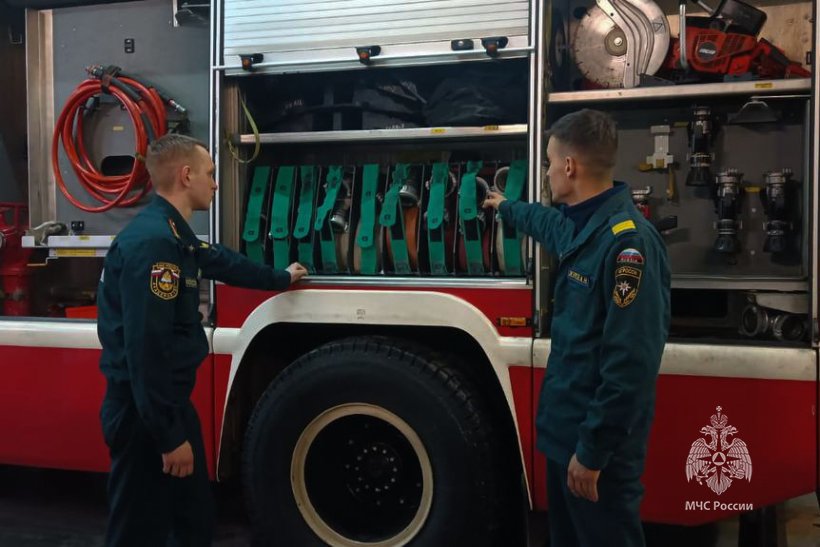 Курсанты 2 и 4 курса Академии проходят учебную практику в пожарно-спасательных подразделениях территориальных органов МЧС России