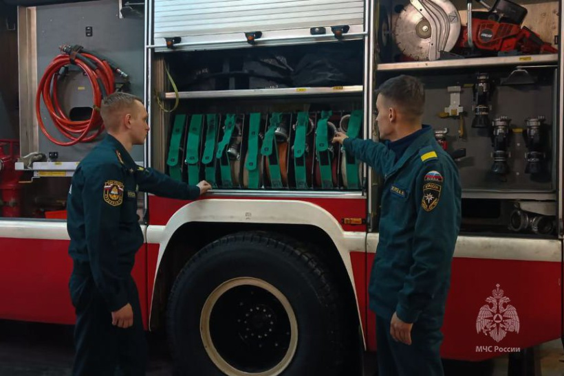 Курсанты 2 и 4 курса Академии проходят учебную практику в пожарно-спасательных подразделениях территориальных органов МЧС России