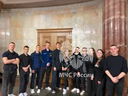 Обучающиеся МЧС России порадовали пассажиров метро живой музыкой