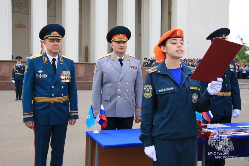 Курсанты и студенты Академии приняли Присягу и дали торжественную Клятву