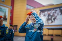 Символ чести и ответственности: курсантам вручили оранжевые береты