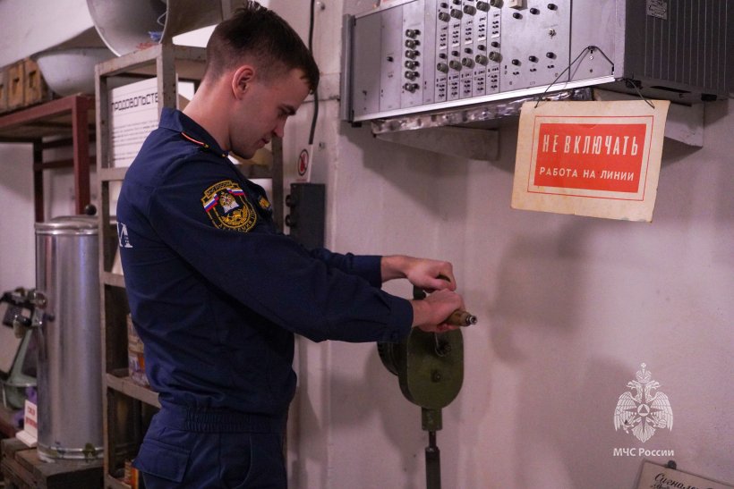 Курсанты вуза в рамках выездного занятия посетили защитное сооружение гражданской обороны