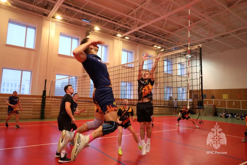  Сборная команда Академии одержала победу в турнире по волейболу