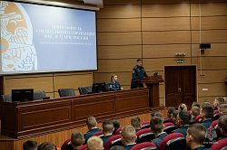 Курсанты выпускных курсов встретились с представителем СУ ФПС № 72 МЧС России