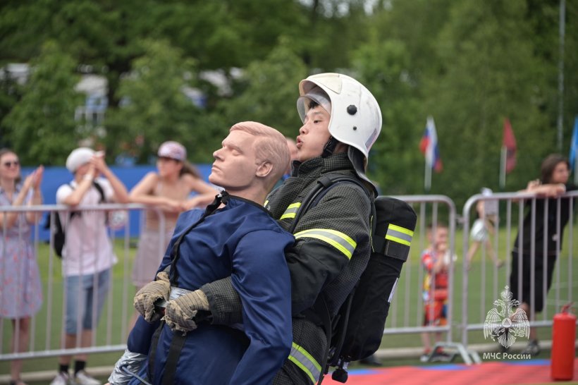 В Апаринках наградили победителей 1-ого международного гран-при профессионального мастерства пожарных и спасателей