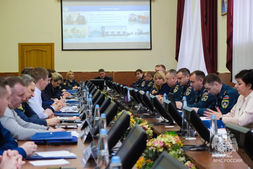 В Санкт-Петербурге обсудили вопросы формирования государственного задания в МЧС России