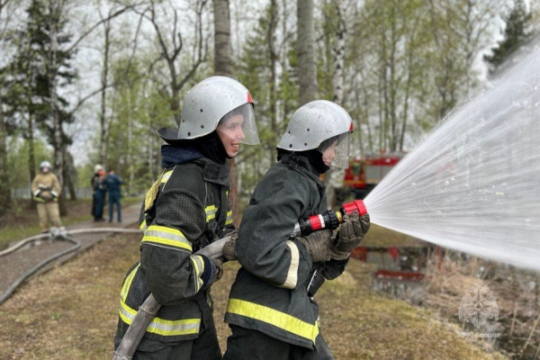 В Ногинске завершились практические занятия у девушек 1, 2 и 3 курсов факультета пожарной и техносферной безопасности