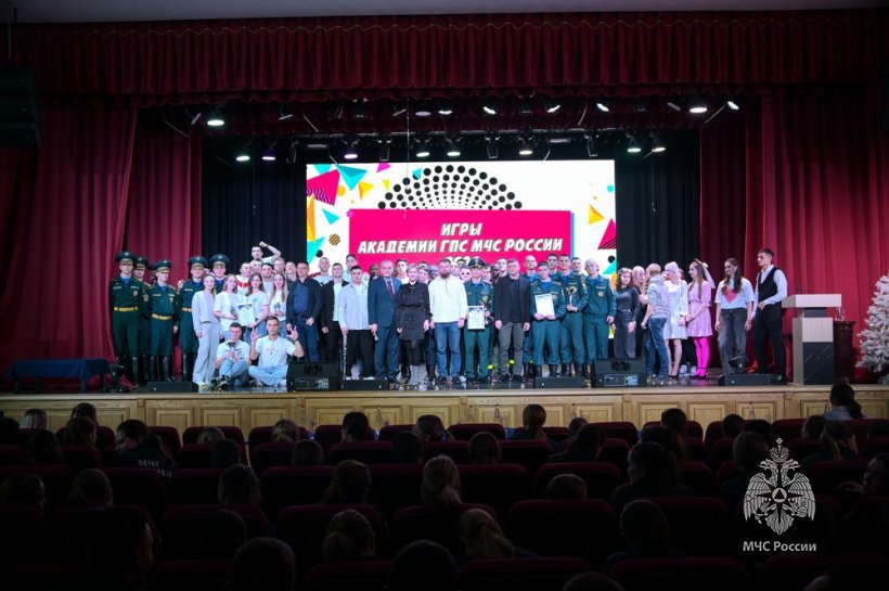 В Академии состоялись игры команд «Клуба веселых и находчивых»